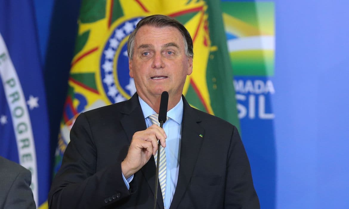 ECONOMIA: Governo Federal zera PIS e Cofins do diesel e do gás de cozinha