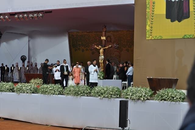 ESPECIAL PADRE VICTOR: Missa de Beatificação de Padre Victor reuniu 25 mil fiéis em Três Pontas; Relembre!