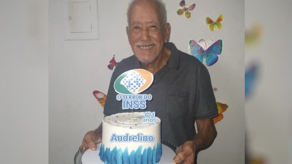 Idoso celebra aniversário de 121 anos com bolo temático: ‘O terror do INSS’