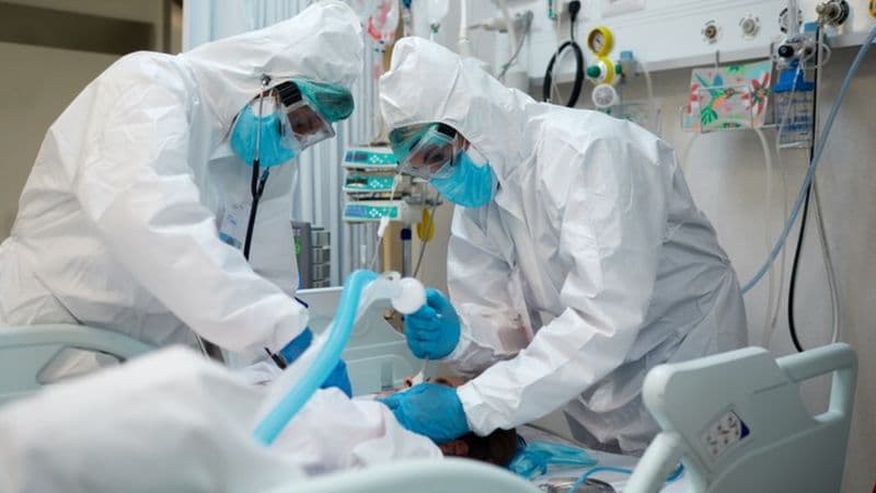 Covid: Variante acelera intubação de jovens e SP orienta procurar ajuda no 1º dia de sintomas