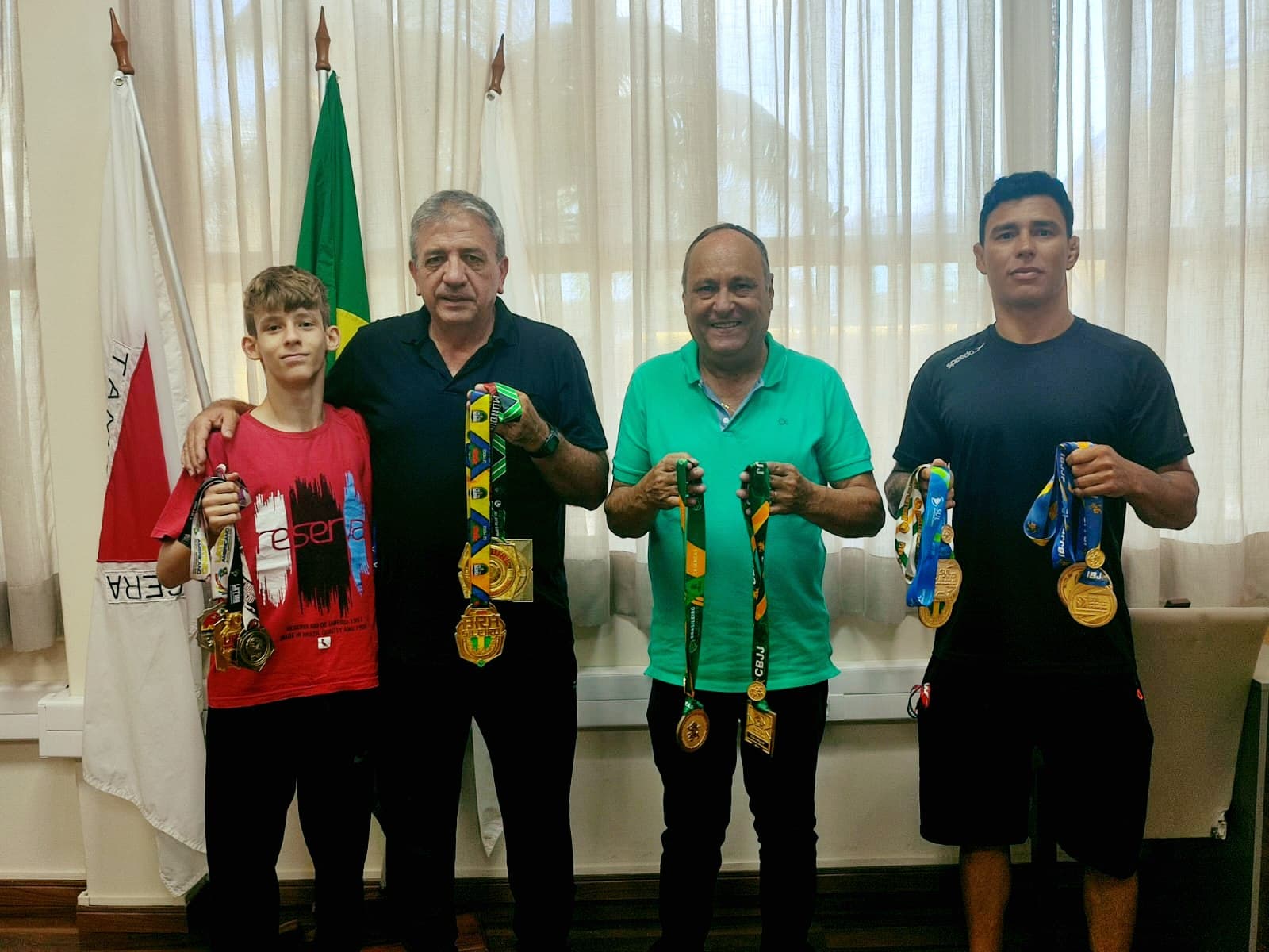 ATLETA TRESPONTANO SE DESPONTA COMO GRANDE REVELAÇÃO DE JIU JITSU