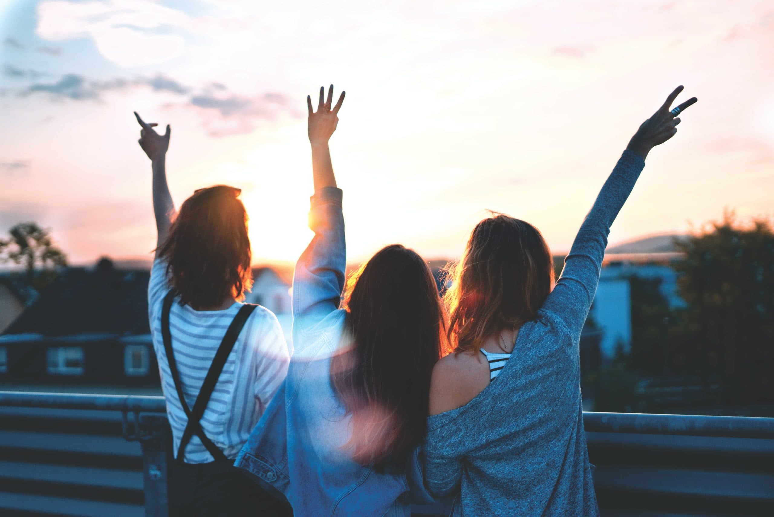 SOMOS TÃO JOVENS por Nilson Lattari