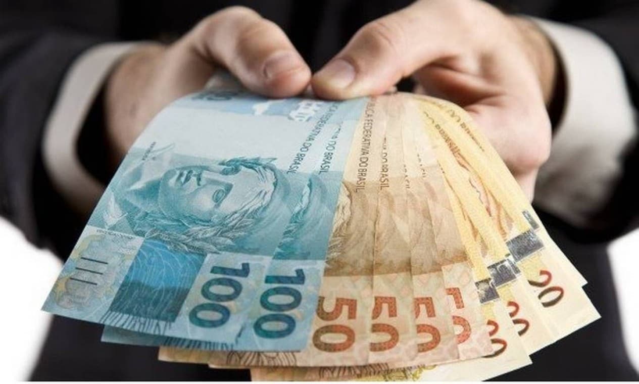 Segunda parcela do 13º salário deve ser paga até a próxima sexta-feira