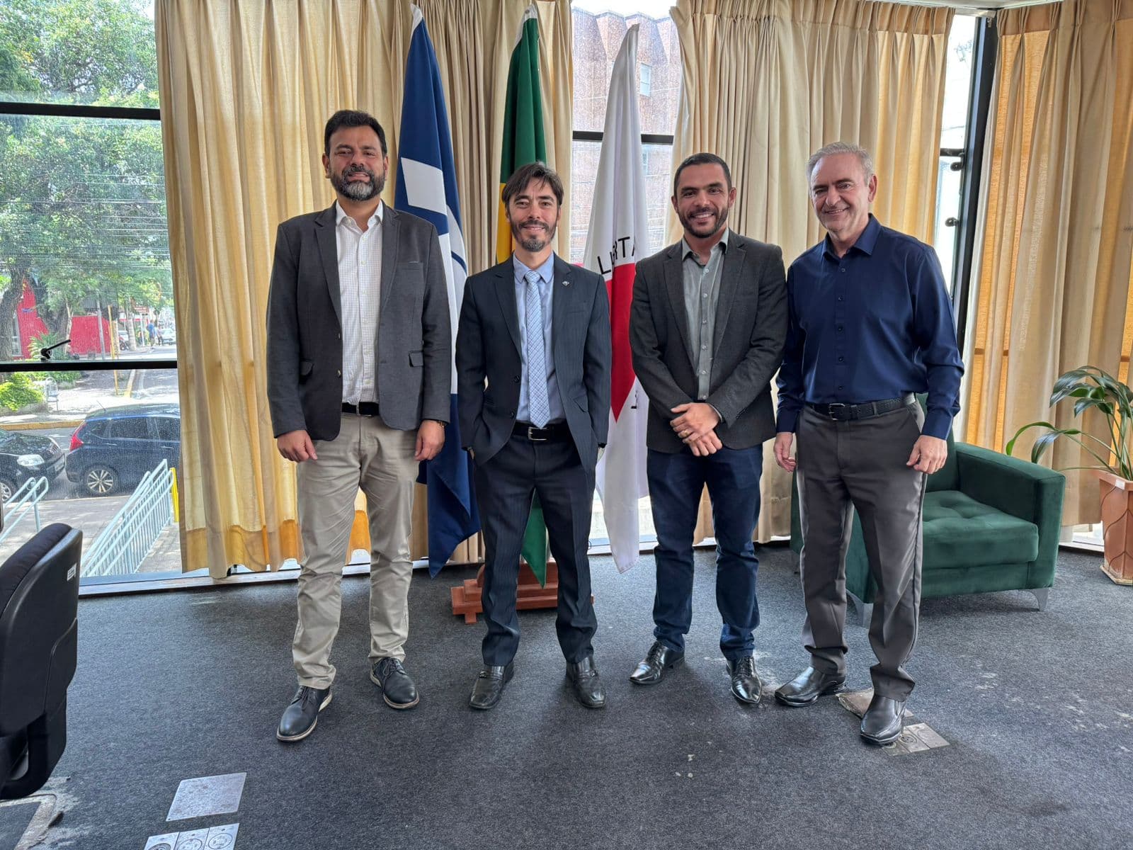 Reitoria do Grupo Unis realiza visita institucional à Delegacia da Receita Federal em Varginha