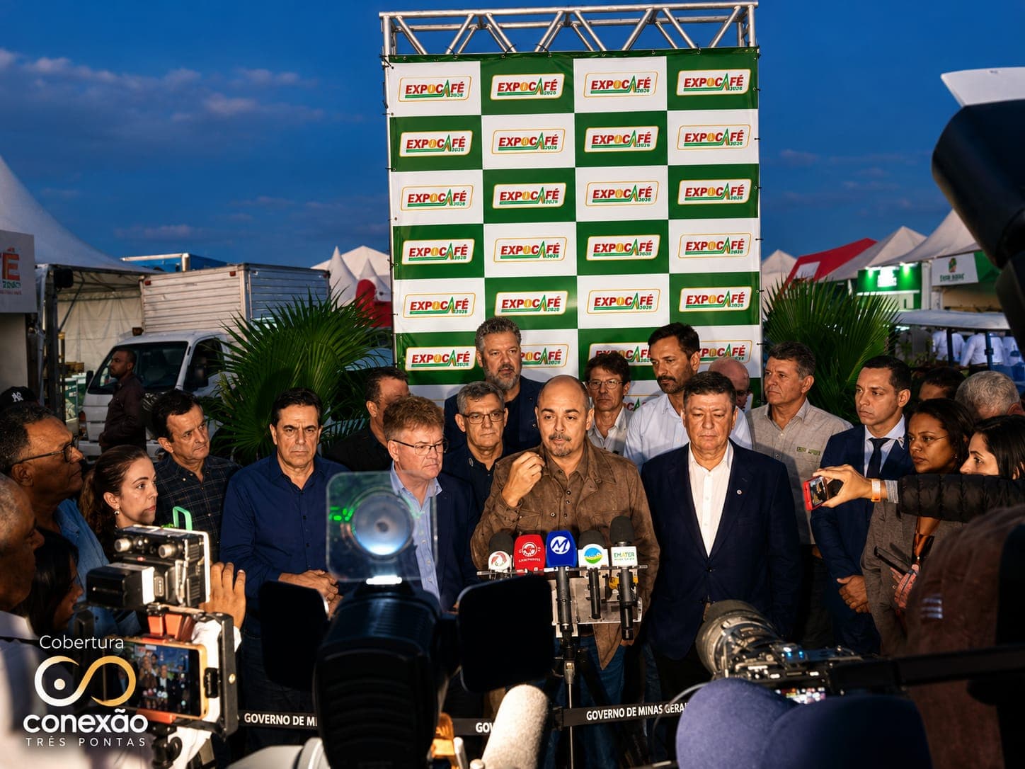 EXPOCAFÉ 2026 COMEÇA EM GRANDE ESTILO, MOVIMENTA TRÊS PONTAS E CONSOLIDA O SUL DE MINAS COMO O CORAÇÃO DA CAFEICULTURA MUNDIAL